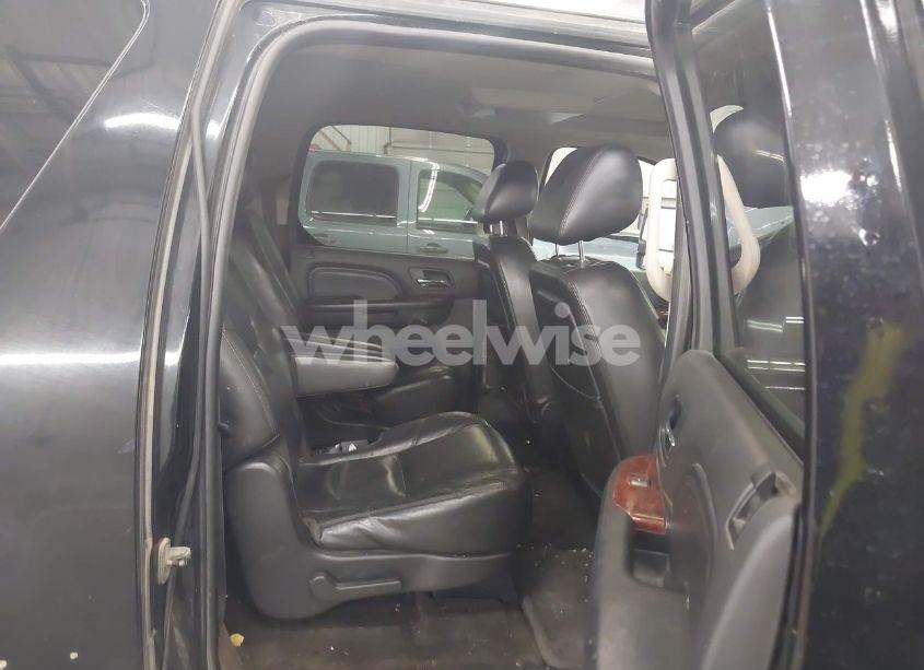 Photo 8 of 2011 Cadillac Escalade ESV LUXURY (VIN 1GYS4HEFXBR157097)