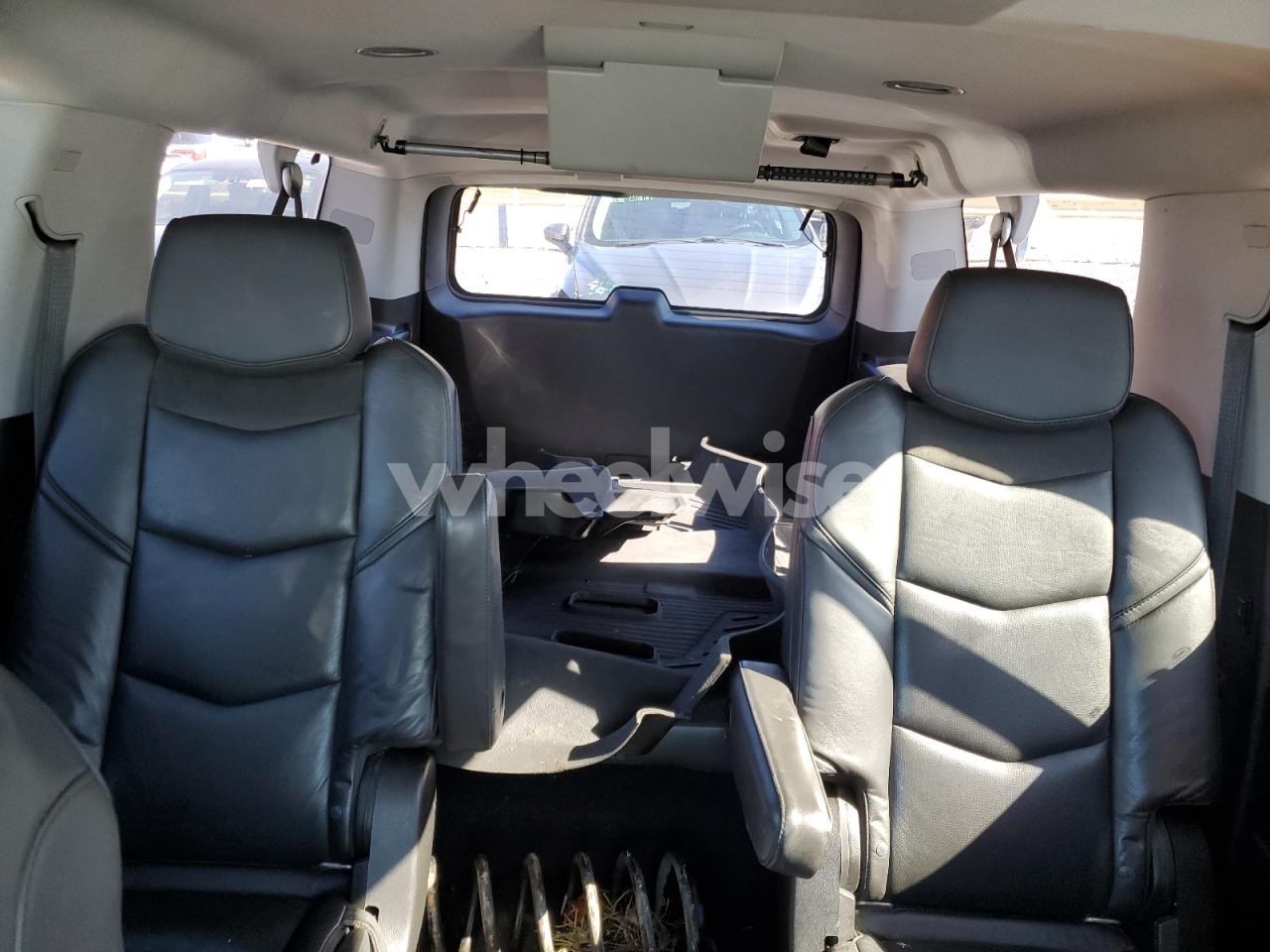 Photo 10 of 2019 CADILLAC ESCALADE ESV PREMIUM LUXURY (VIN 1GYS4JKJ3KR348330)