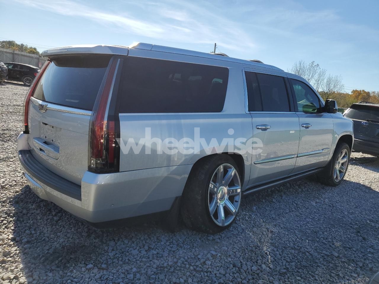 Photo 3 of 2019 CADILLAC ESCALADE ESV PREMIUM LUXURY (VIN 1GYS4JKJ3KR348330)