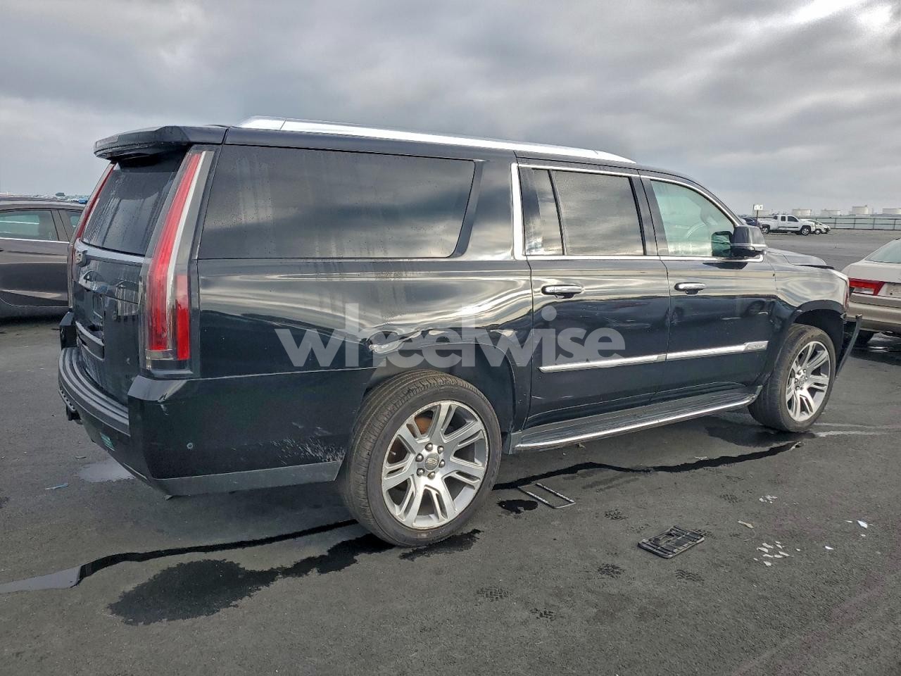 Photo 3 of 2019 CADILLAC ESCALADE ESV PREMIUM LUXURY (VIN 1GYS4JKJ4KR219478)