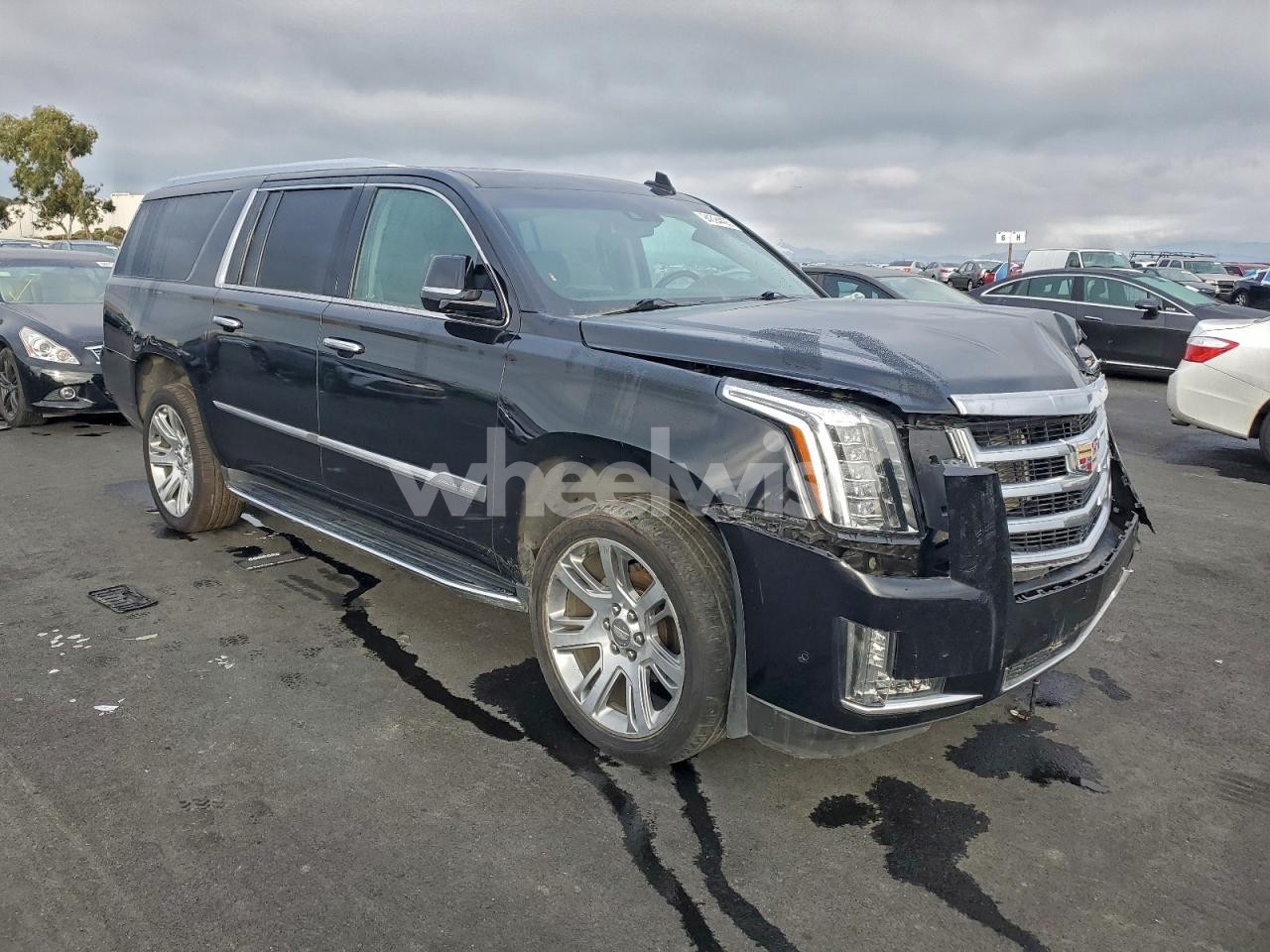 Photo 4 of 2019 CADILLAC ESCALADE ESV PREMIUM LUXURY (VIN 1GYS4JKJ4KR219478)