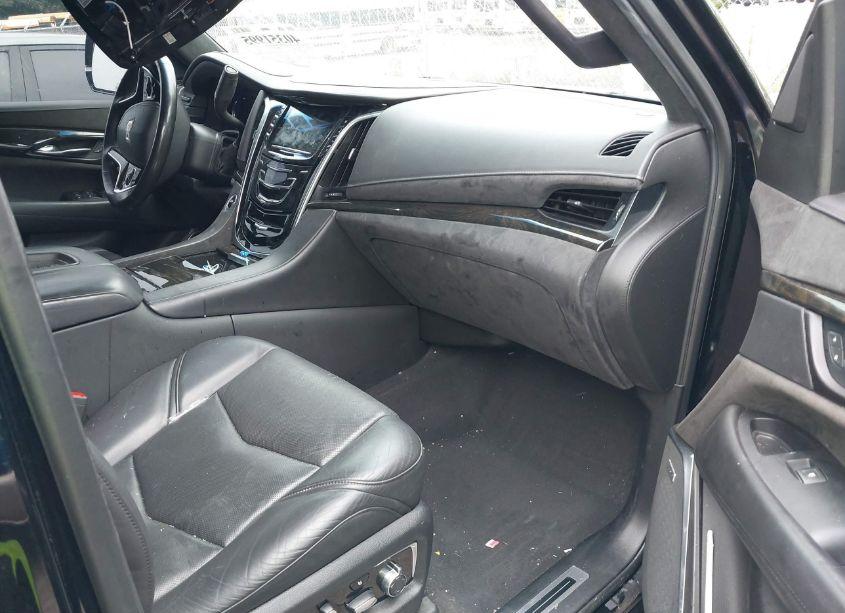 Photo 5 of 2020 Cadillac Escalade ESV 4WD PLATINUM (VIN 1GYS4KKJ8LR132433)