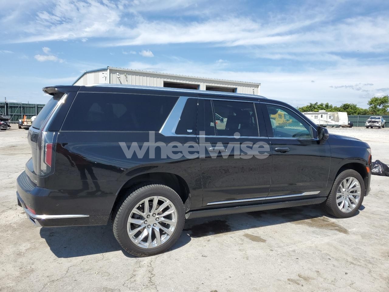 Photo 3 of 2022 CADILLAC ESCALADE ESV PREMIUM LUXURY (VIN 1GYS4LKL2NR117727)