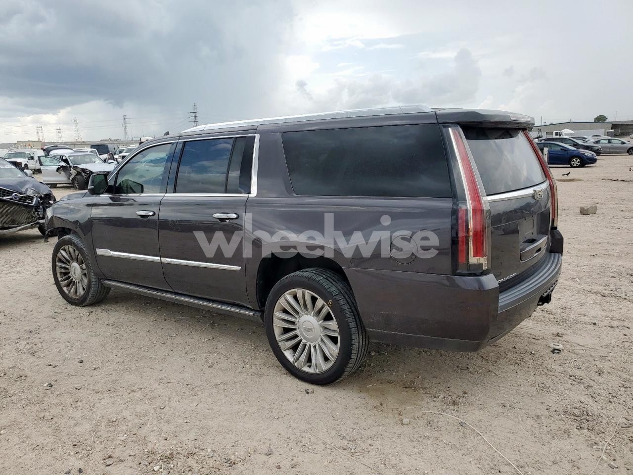 Photo 2 of 2015 CADILLAC ESCALADE ESV PLATINUM (VIN 1GYS4UKJ3FR613836)