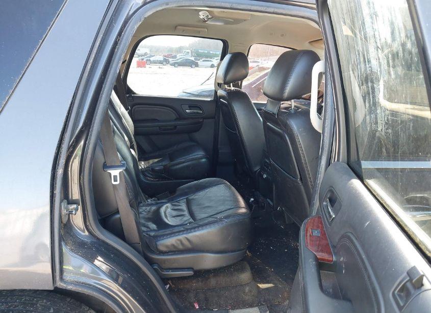 Photo 8 of 2010 Cadillac Escalade STANDARD (VIN 1GYUCAEF1AR136334)