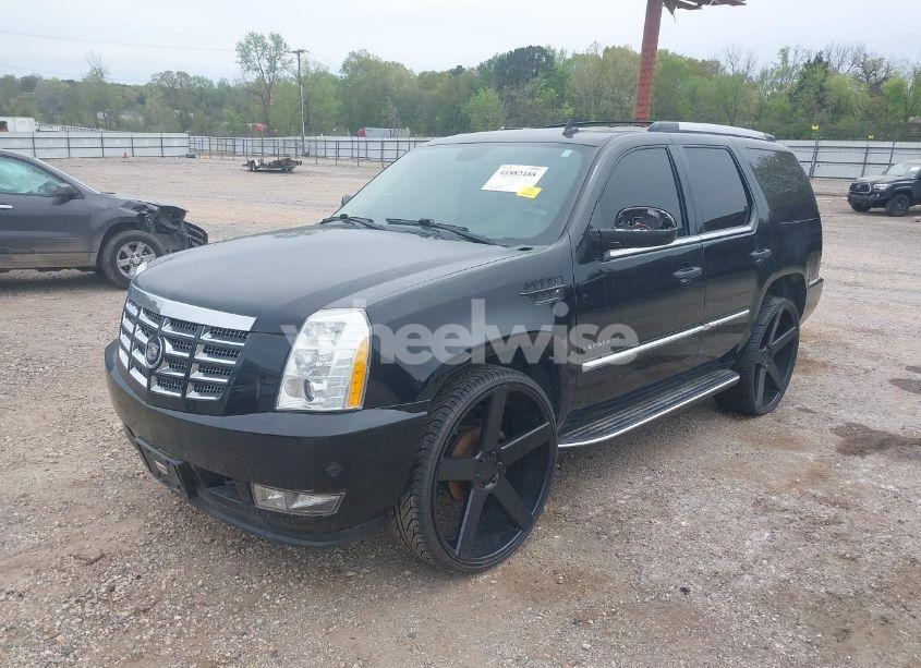 Photo 2 of 2010 Cadillac Escalade STANDARD (VIN 1GYUCAEF1AR264105)