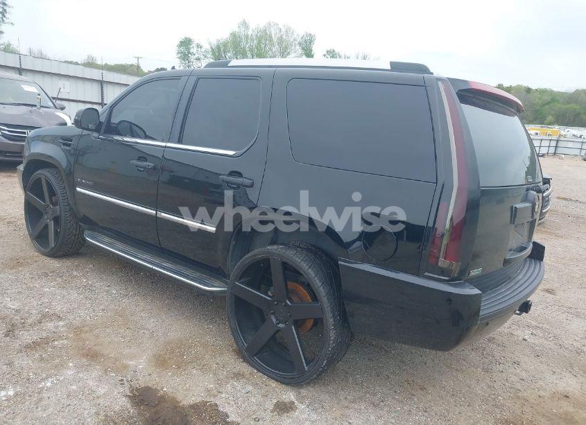 Photo 3 of 2010 Cadillac Escalade STANDARD (VIN 1GYUCAEF1AR264105)