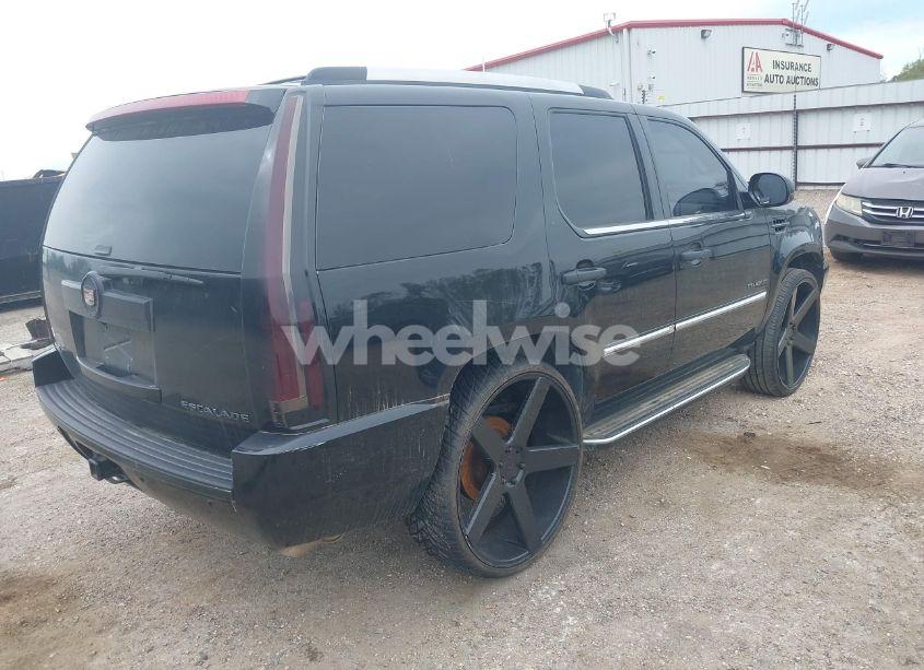 Photo 4 of 2010 Cadillac Escalade STANDARD (VIN 1GYUCAEF1AR264105)