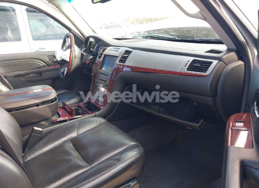 Photo 5 of 2010 Cadillac Escalade STANDARD (VIN 1GYUCAEF9AR180758)