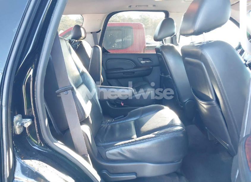 Photo 8 of 2010 Cadillac Escalade LUXURY (VIN 1GYUCBEF5AR270687)