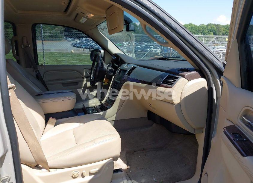 Photo 5 of 2010 Cadillac Escalade PREMIUM (VIN 1GYUCCEF0AR155906)