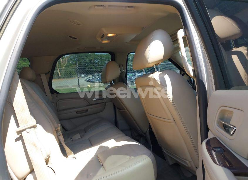 Photo 8 of 2010 Cadillac Escalade PREMIUM (VIN 1GYUCCEF0AR155906)