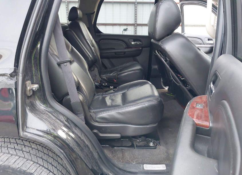 Photo 8 of 2010 Cadillac Escalade STANDARD (VIN 1GYUKAEF3AR214762)