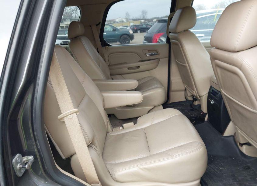 Photo 8 of 2010 Cadillac Escalade STANDARD (VIN 1GYUKAEF3AR254842)