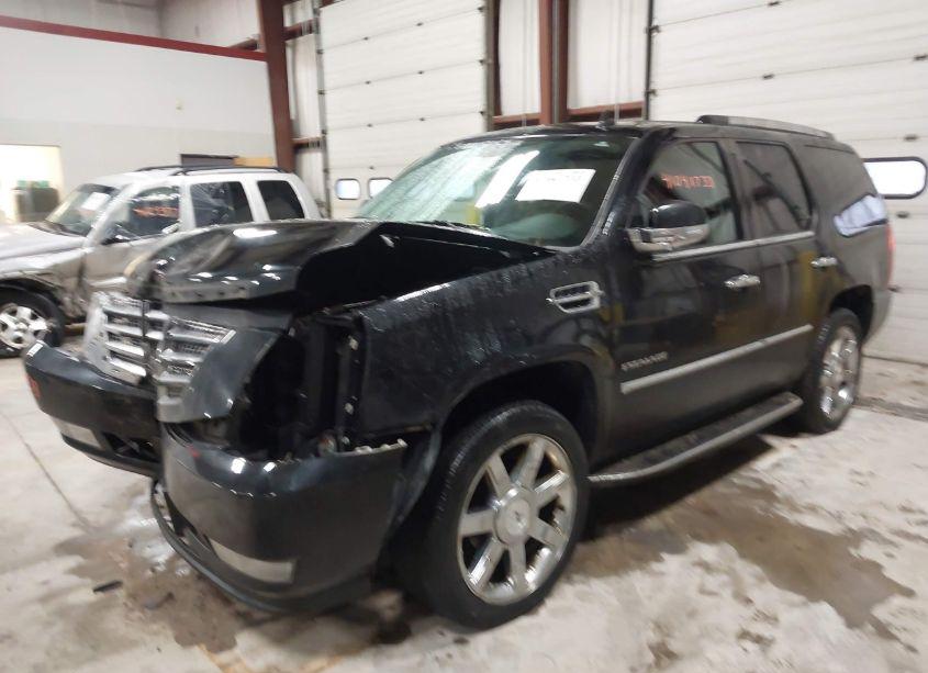 Photo 2 of 2010 Cadillac Escalade LUXURY (VIN 1GYUKBEF0AR201716)
