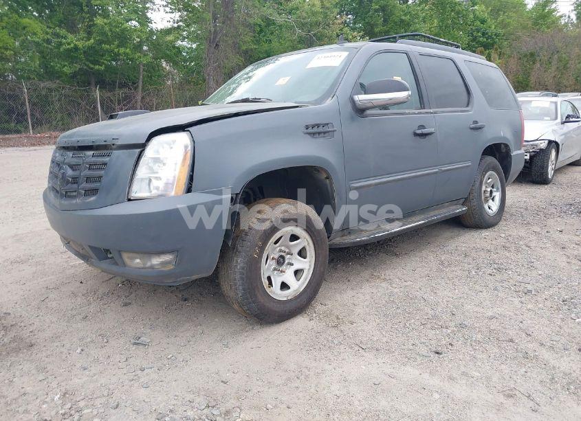 Photo 2 of 2010 Cadillac Escalade LUXURY (VIN 1GYUKBEF1AR158861)