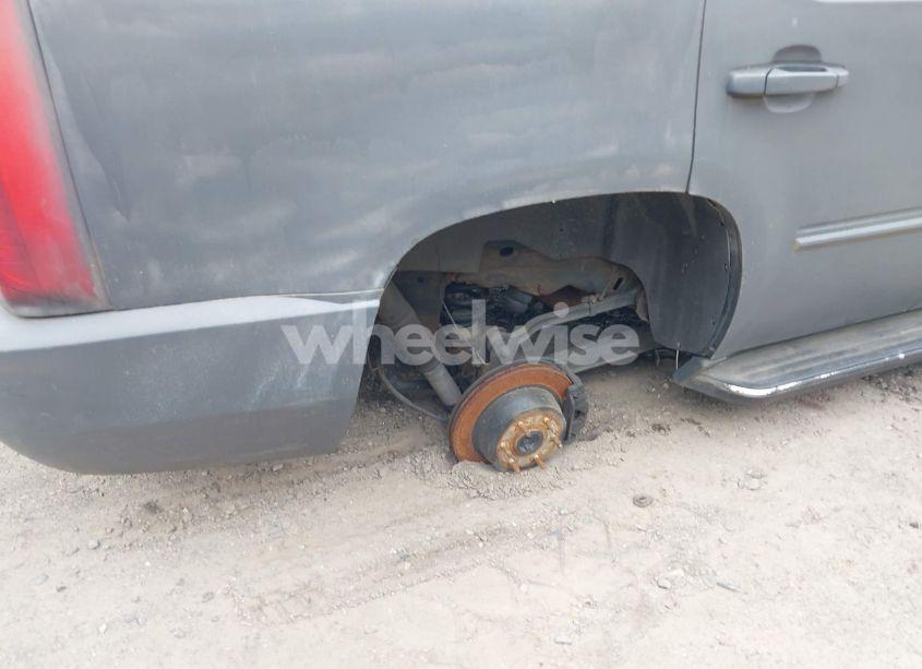 Photo 6 of 2010 Cadillac Escalade LUXURY (VIN 1GYUKBEF1AR158861)