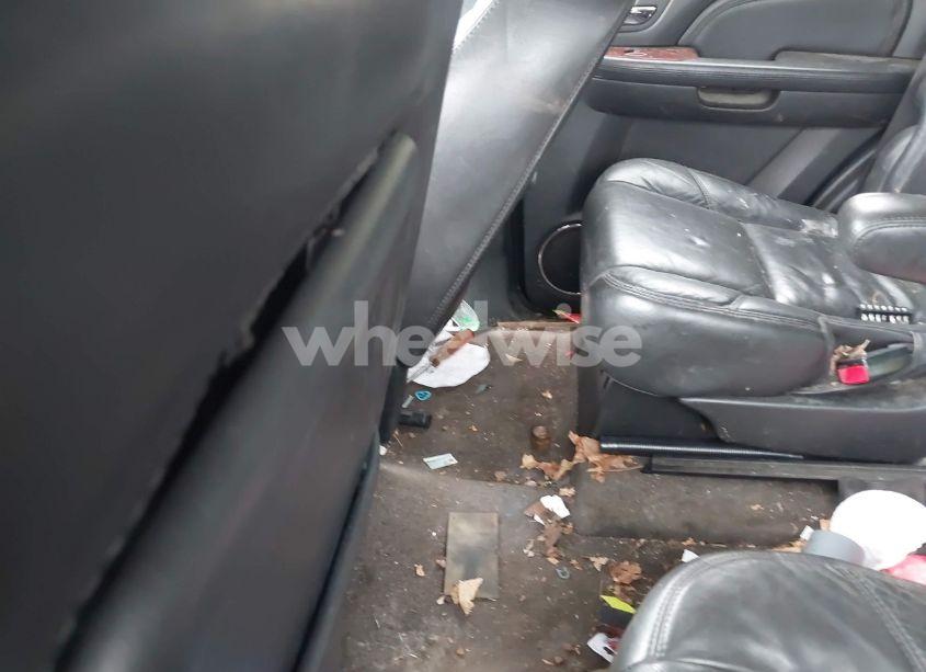 Photo 8 of 2010 Cadillac Escalade LUXURY (VIN 1GYUKBEF1AR158861)