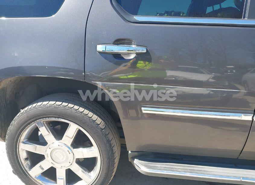 Photo 18 of 2010 Cadillac Escalade LUXURY (VIN 1GYUKBEF1AR270222)