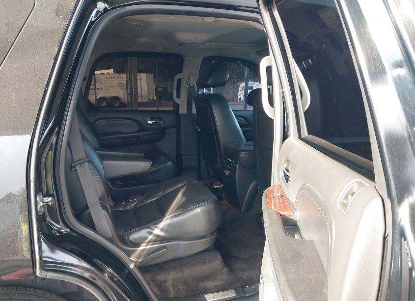 Photo 8 of 2010 Cadillac Escalade LUXURY (VIN 1GYUKBEF3AR236850)