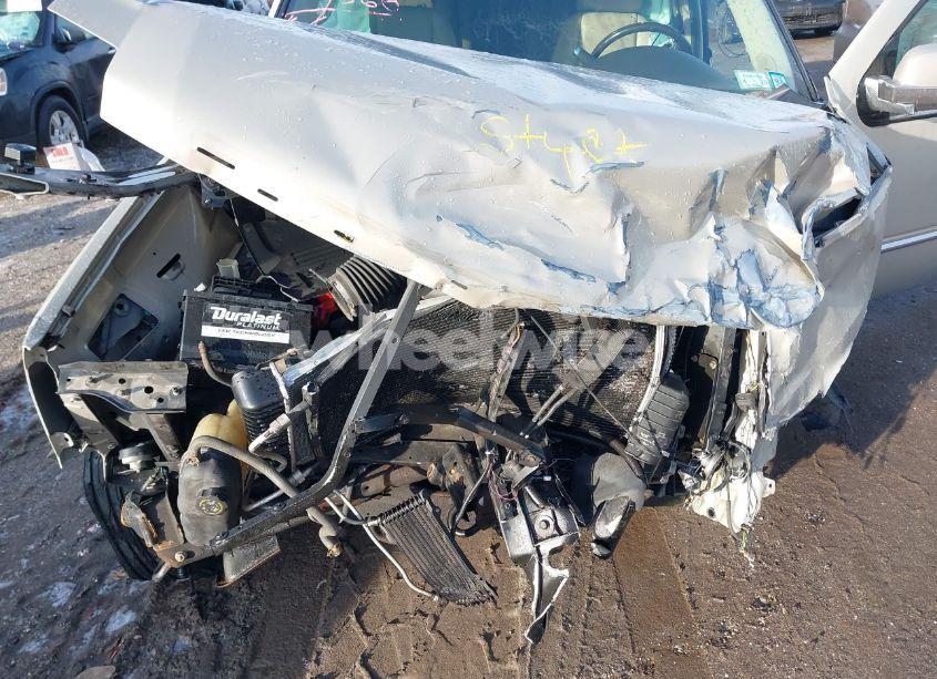 Photo 10 of 2010 Cadillac Escalade LUXURY (VIN 1GYUKBEF4AR225386)