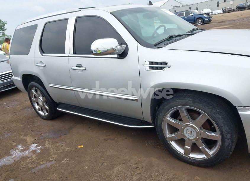 Photo 13 of 2010 Cadillac Escalade LUXURY (VIN 1GYUKBEF8AR133830)