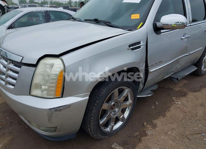 Photo 6 of 2010 Cadillac Escalade LUXURY (VIN 1GYUKBEF8AR133830)