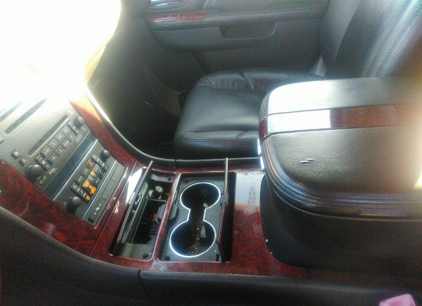 Photo 18 of 2010 Cadillac Escalade LUXURY (VIN 1GYUKBEF8AR148666)