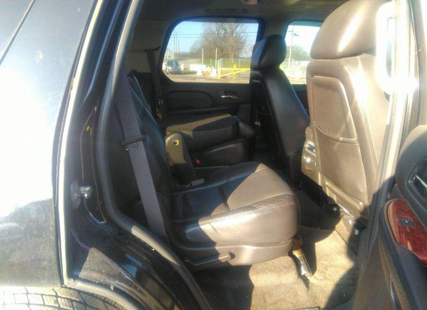 Photo 8 of 2010 Cadillac Escalade LUXURY (VIN 1GYUKBEF8AR148666)
