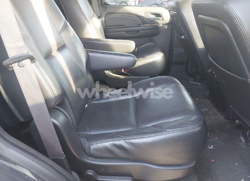 Photo 8 of 2010 Cadillac Escalade PREMIUM (VIN 1GYUKCEF9AR177020)