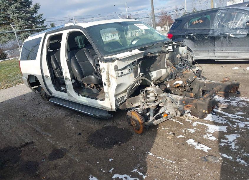 2010 Cadillac Escalade ESV LUXURY (VIN 1GYUKHEF2AR113818) main photo