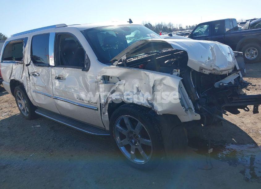 2010 Cadillac Escalade ESV LUXURY (VIN 1GYUKHEF6AR180437) main photo