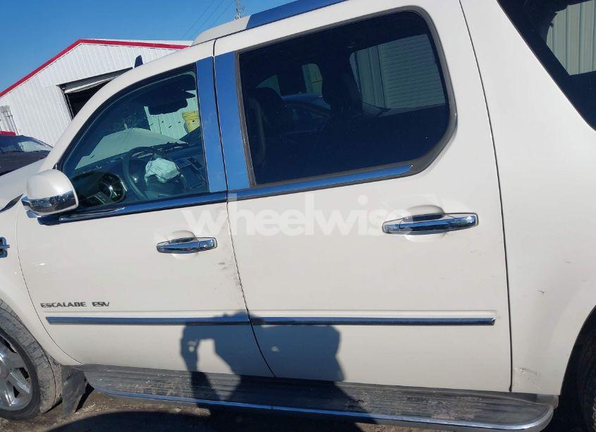 Photo 15 of 2010 Cadillac Escalade ESV LUXURY (VIN 1GYUKHEF6AR180437)