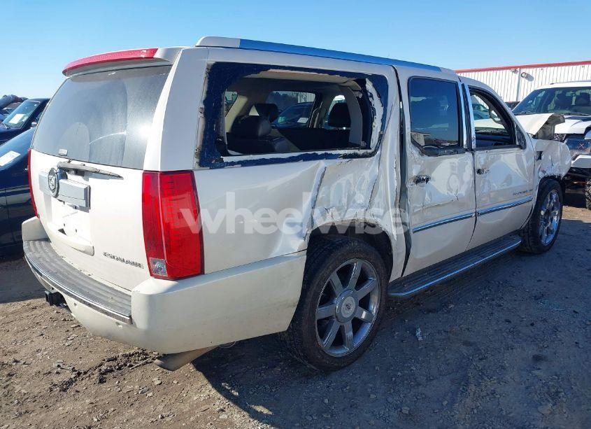 Photo 4 of 2010 Cadillac Escalade ESV LUXURY (VIN 1GYUKHEF6AR180437)