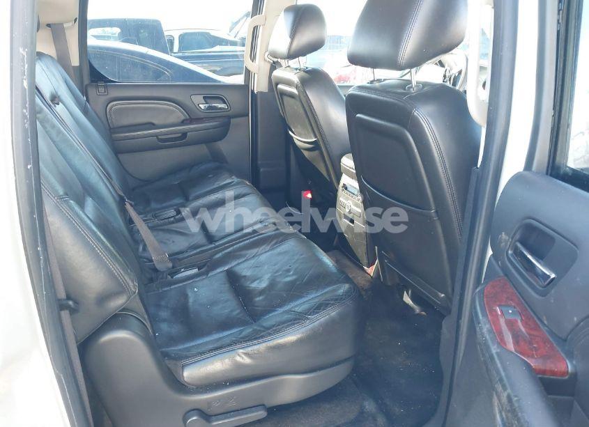 Photo 8 of 2010 Cadillac Escalade ESV LUXURY (VIN 1GYUKHEF6AR180437)