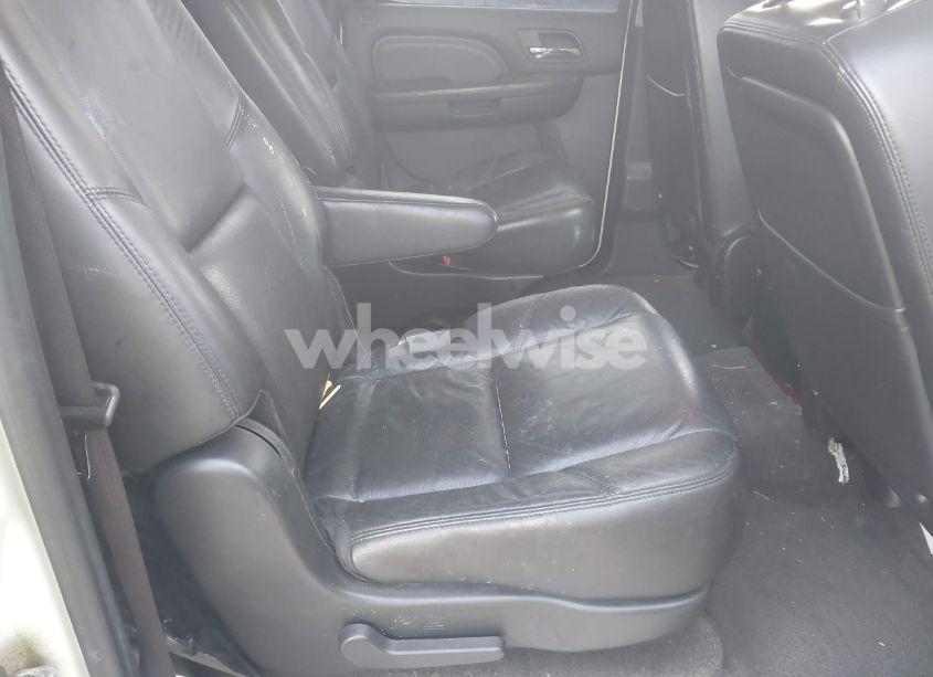 Photo 8 of 2010 Cadillac Escalade ESV LUXURY (VIN 1GYUKHEF7AR157913)