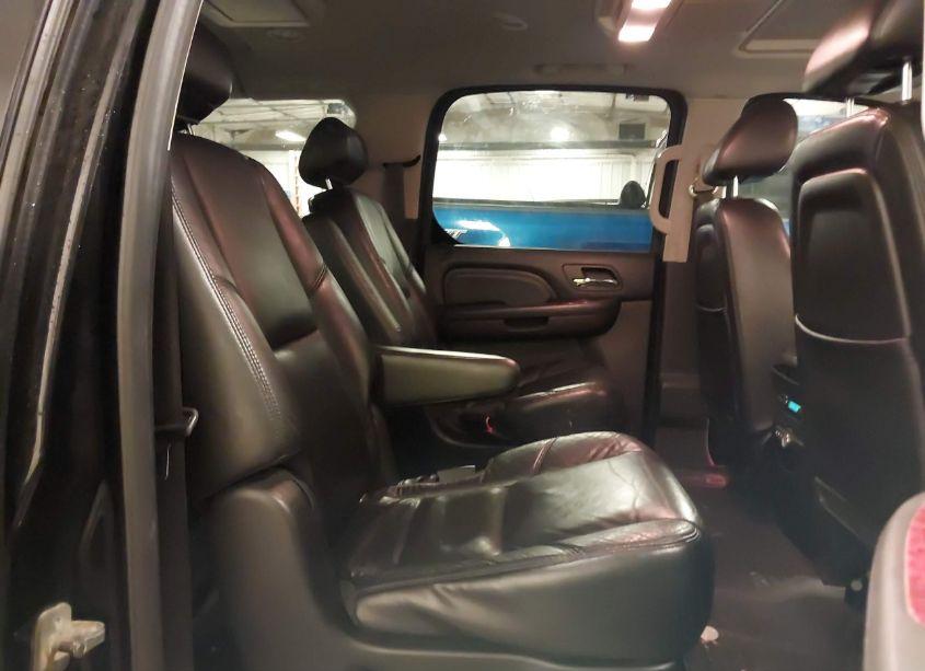 Photo 8 of 2010 Cadillac Escalade ESV PREMIUM (VIN 1GYUKJEF5AR159473)