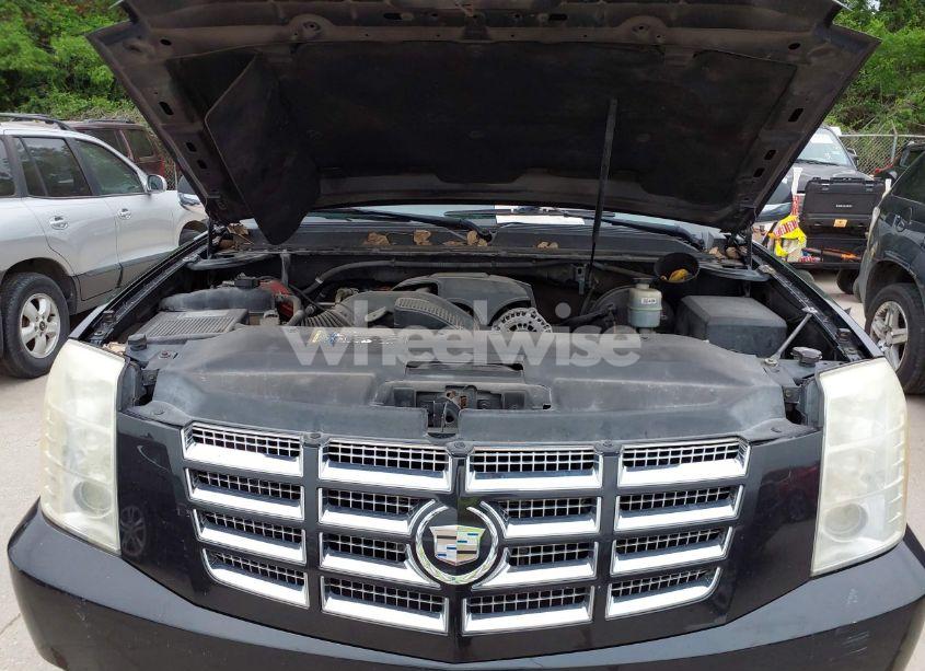 Photo 10 of 2010 Cadillac Escalade ESV PREMIUM (VIN 1GYUKJEF6AR164648)