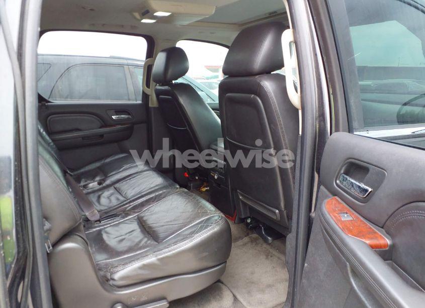 Photo 8 of 2010 Cadillac Escalade ESV PREMIUM (VIN 1GYUKJEF6AR164648)
