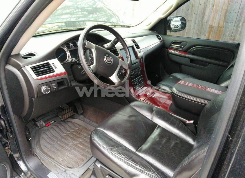 Photo 18 of 2010 Cadillac Escalade ESV PREMIUM (VIN 1GYUKJEF7AR176744)