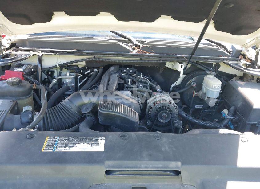 Photo 10 of 2010 Cadillac Escalade ESV PREMIUM (VIN 1GYUKJEFXAR228500)