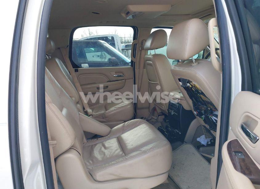 Photo 8 of 2010 Cadillac Escalade ESV PREMIUM (VIN 1GYUKJEFXAR232434)