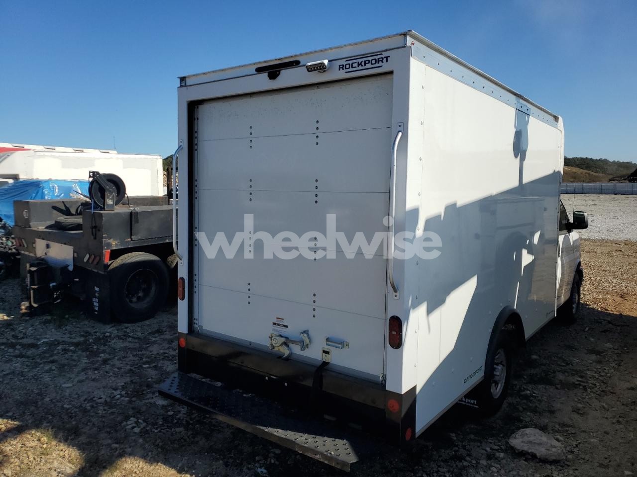 Photo 3 of 2025 CHEVROLET EXPRESS G3500 (VIN 1HA0GRF76SN010926)