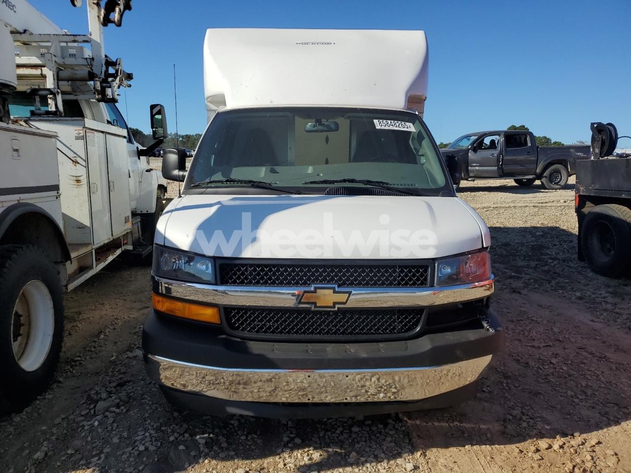 Photo 5 of 2025 CHEVROLET EXPRESS G3500 (VIN 1HA0GRF76SN010926)