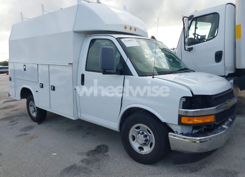 2020 Chevrolet Express CUTAWAY WORK VAN (VIN 1HA0GRFG2LN002811) main photo