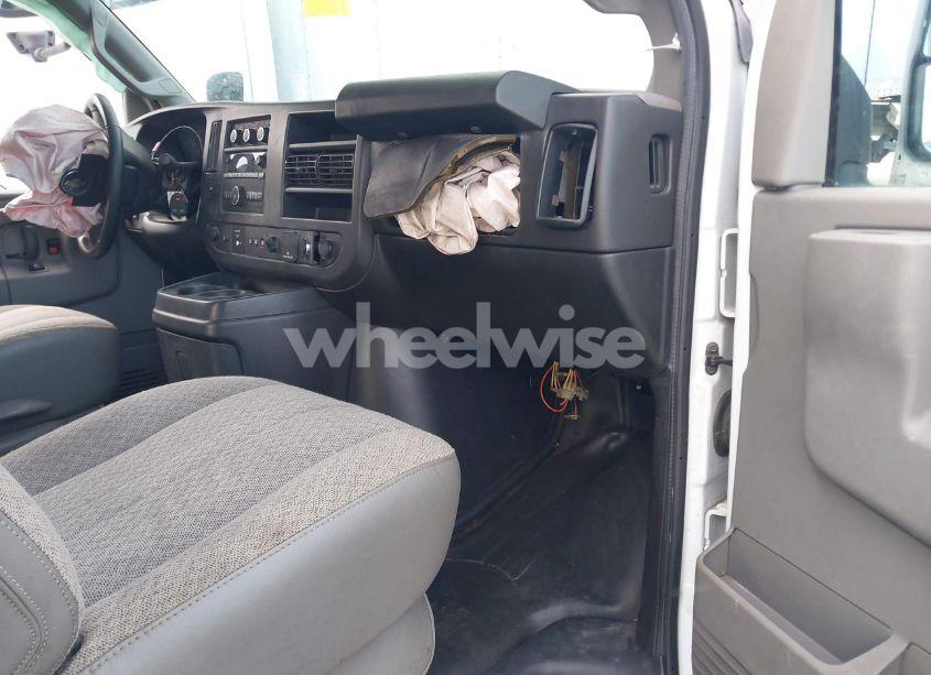 Photo 6 of 2020 Chevrolet Express CUTAWAY WORK VAN (VIN 1HA0GRFG2LN002811)