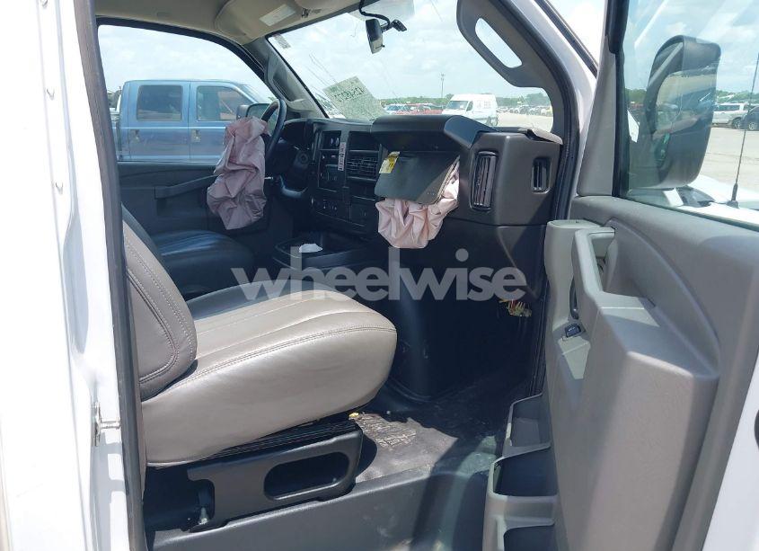 Photo 7 of 2023 Chevrolet Express CUTAWAY WORK VAN (VIN 1HA0GSF72PN011442)