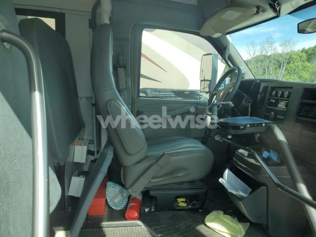 Photo 4 of 2020 CHEVROLET EXPRESS G3500 (VIN 1HA3GRBG7LN004167)