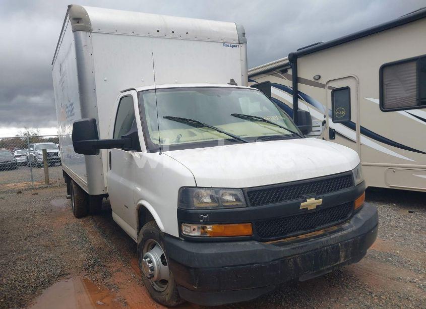 2019 Chevrolet Express CUTAWAY 4500 4500 VAN (VIN 1HA3GSCGXKN000232) main photo