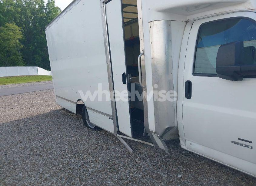 Photo 11 of 2021 Chevrolet Express CUTAWAY 4500 VAN (VIN 1HA6GVC71MN010780)